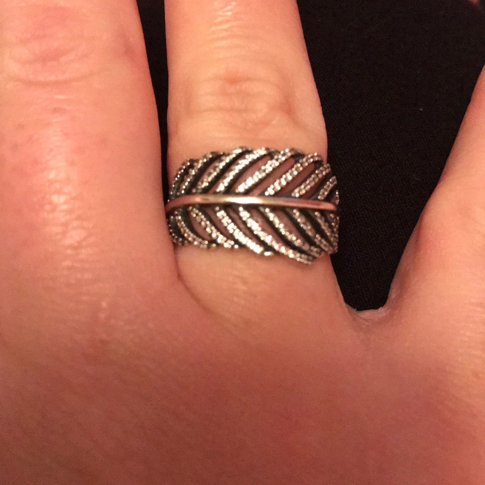 Pandora light as a feather ring